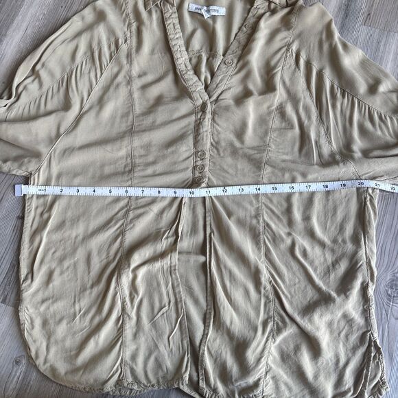 Urban Outfitters UO Viscose Genesis Split-Hem Blouse - size S - Picture 10 of 11